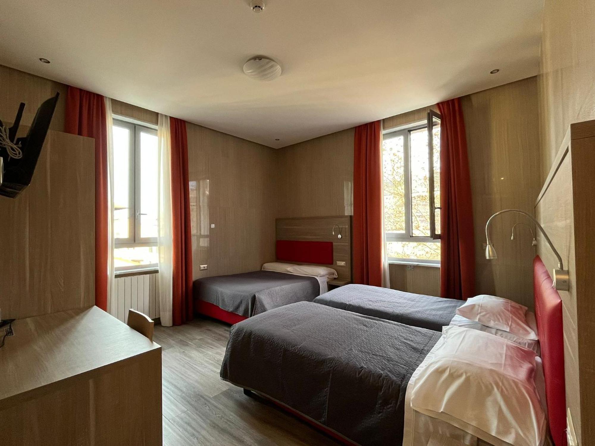 Hotel Midway Milánó Kültér fotó