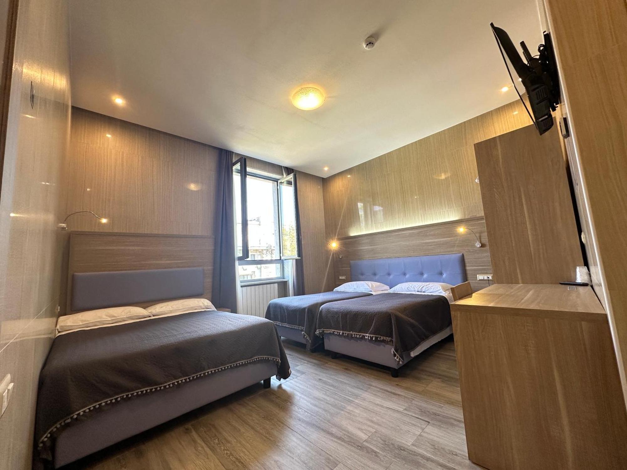 Hotel Midway Milánó Kültér fotó
