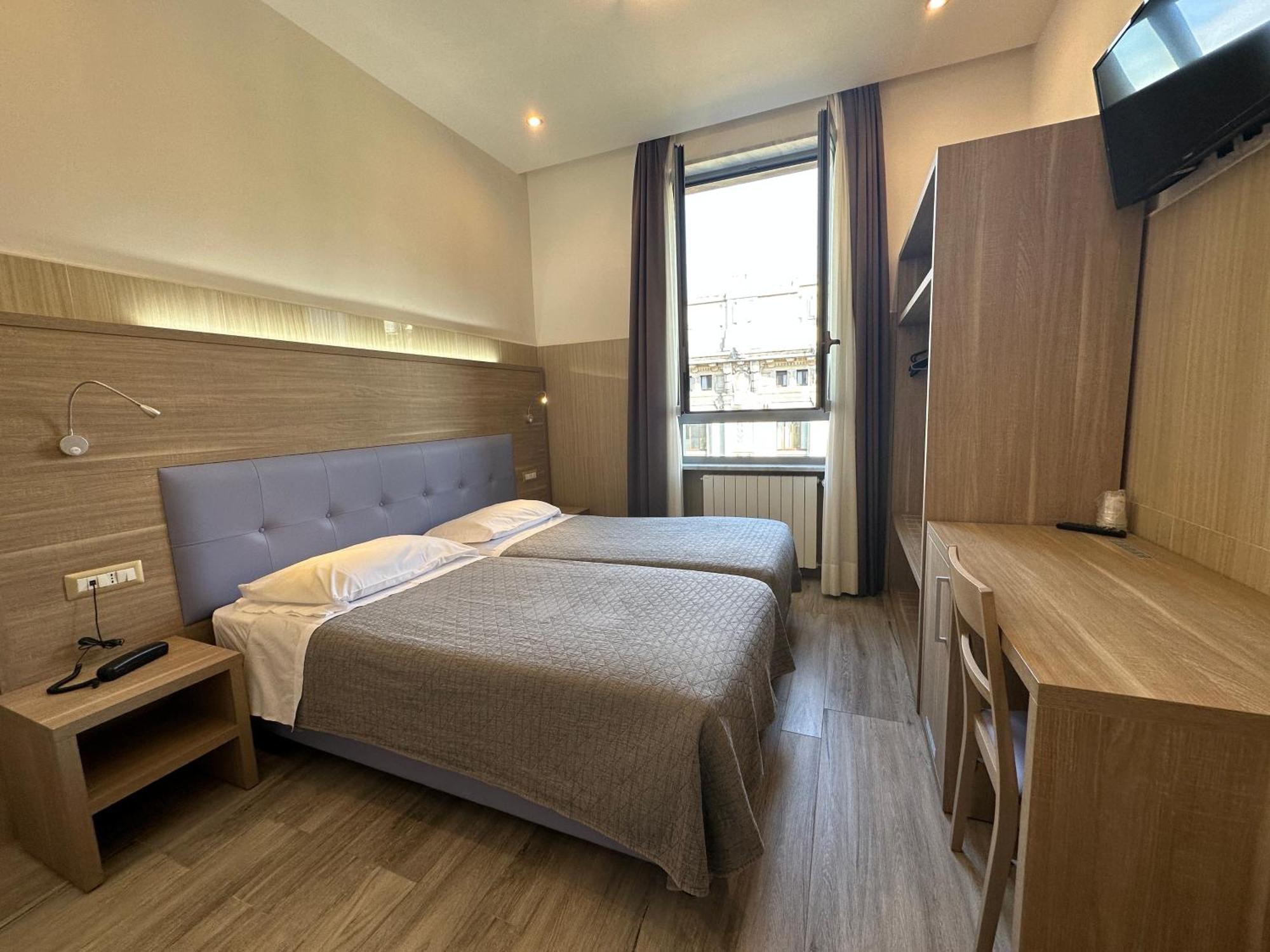 Hotel Midway Milánó Kültér fotó